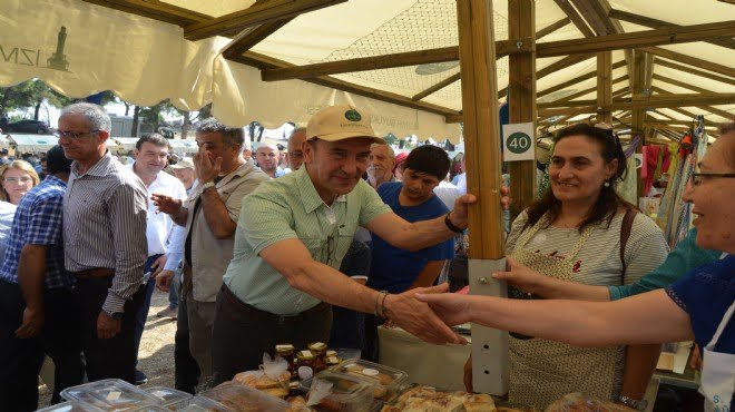 Soyer den Pagos Uretici Pazari nin acilisinda cagri Pamuk eller cebe
