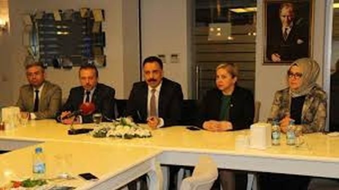 İzmir’de Sağlık Çalışanları İzmir’de Sağlık Çalışanları