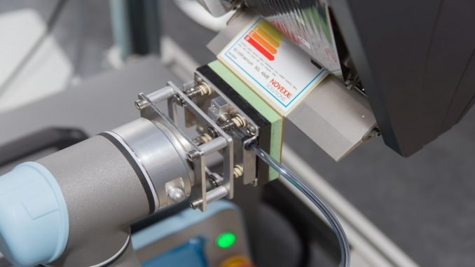 Fabrikalar Neden Robotik Etiketleme Fabrikalar Neden Robotik Etiketleme